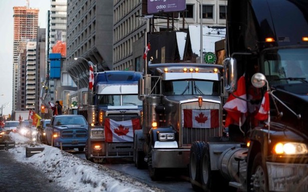 Canada, non si placa la protesta dei camionisti no vax: ora rischiano l’arresto