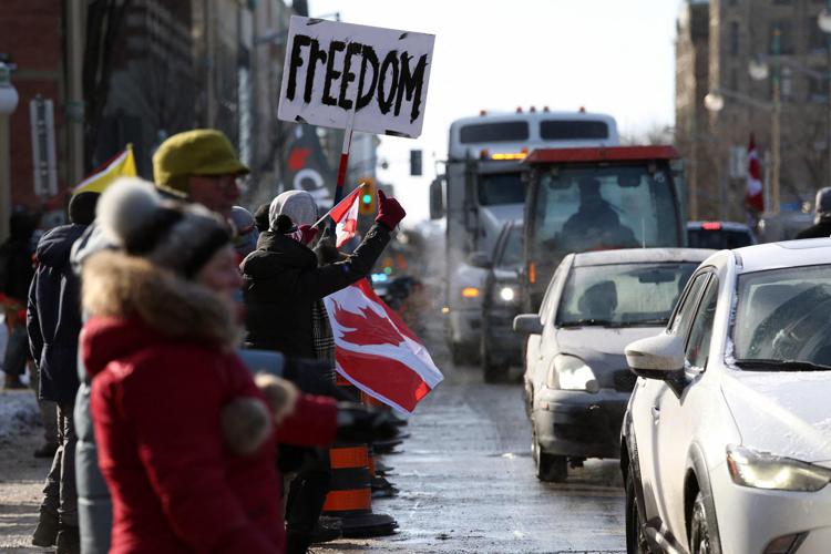 Canada, il premier Trudeau farà ricorso alle leggi di emergenza per mettere fine alle proteste no vax