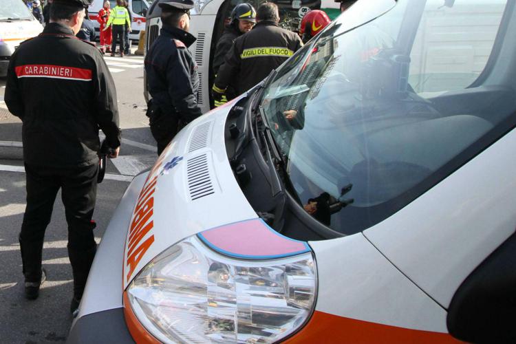 Tragedia a Torino: bimbo di due anni muore dopo una caduta dall’8° piano