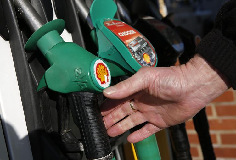 Carburanti: non si fermano gli aumenti dei prezzi di benzina e diesel