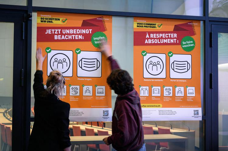 Covid, quasi 70mila contagi e 20 morti in Svizzera nelle ultime 24 ore