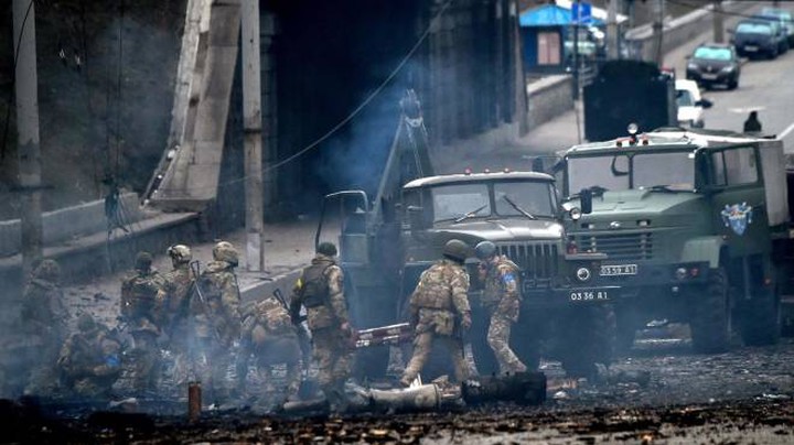 L’assedio di Kiev, per la Russia l’Ucraina ha rifiutato una possibile tregua. Proseguono i combattimenti