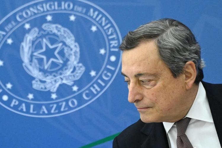 Governo, l’ironia di Mario Draghi: “Se per caso decidessi di lavorare dopo questa esperienza, un lavoro me lo trovo anche da solo…”