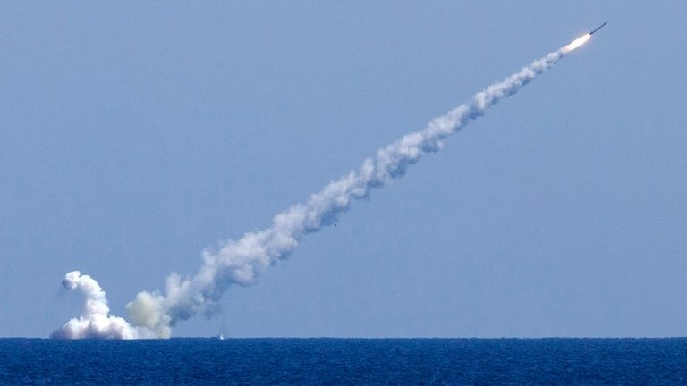 Manovre militari russe: lanciato un missile ipersonico
