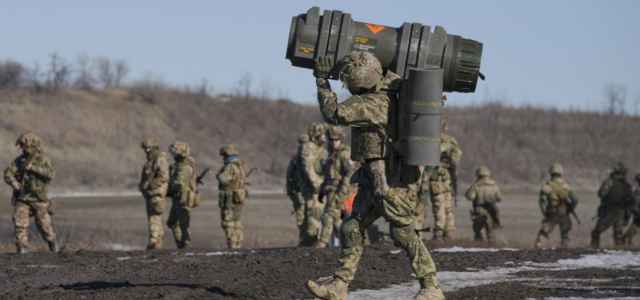 Guerra in Ucraina, gli Usa forniscono assistenza militare immediata a Kiev per 600 milioni di dollari