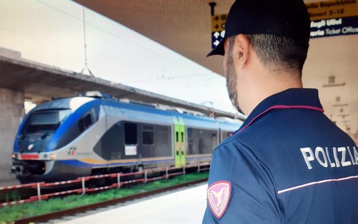 Roma, denunciati sei writers che avevano imbrattato dei treni allo scalo Fidene