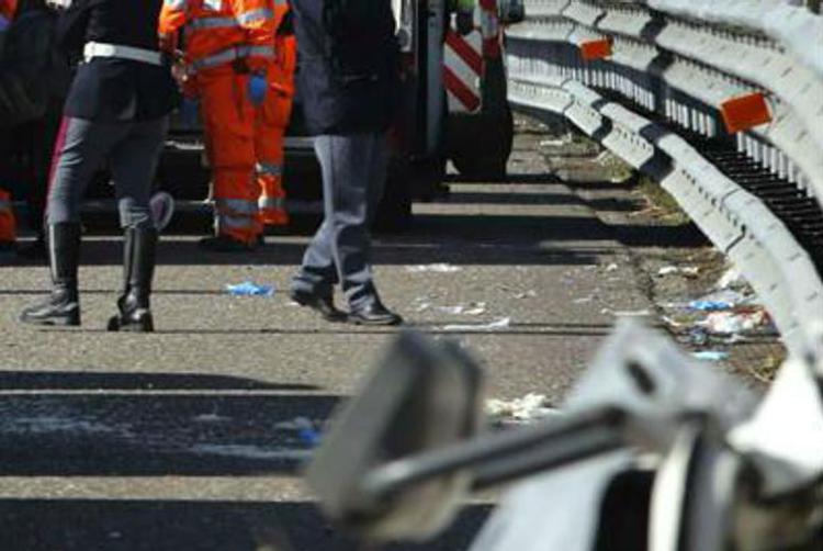 Friuli, tragico incidente stradale sulla A4 vicino al casello di Latisana: morte tre persone
