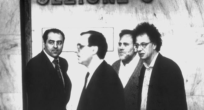 “Mani pulite” trent’anni dopo per sei italiani su dieci “non è cambiato nulla in fatto di corruzione”