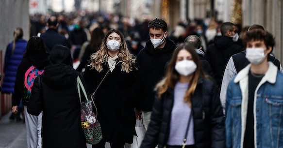 Covid, contagi in flessione: oggi Abruzzo, Marche, Piemonte e Val d’Aosta tornano in zona gialla