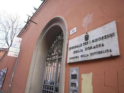 Bologna, sospesa la potestà dei genitori del bimbo che per motivi religiosi si sono rifiutati di accettare la trasfusione del loro figlio