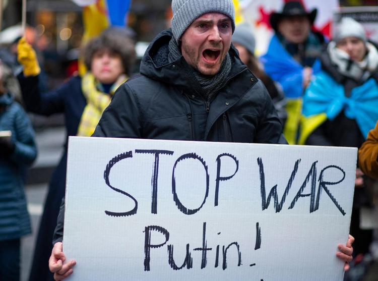 Guerra in Ucraina, proteste in Russia contro l’invasione: arrestate 1.705 persone