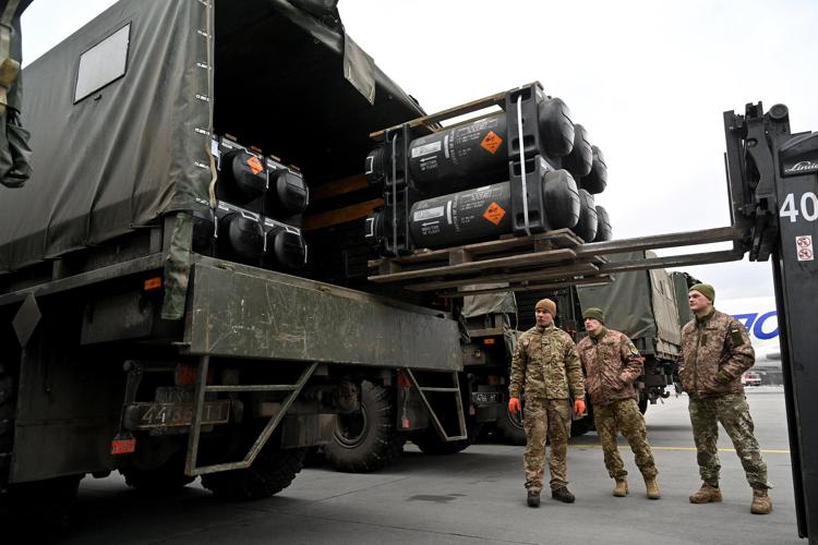 La Russia ‘avverte’ gli Usa: “Washington sarebbe in guerra se dovesse fornire a Kiev missili a lungo raggio”