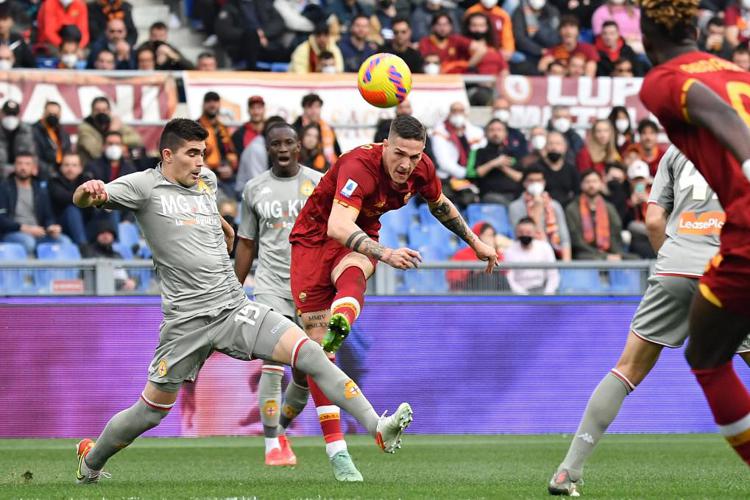 Calcio, la Roma fermata 0-0 dal Genova all’Olimpico: annullato un gol di Zaniolo al 90°