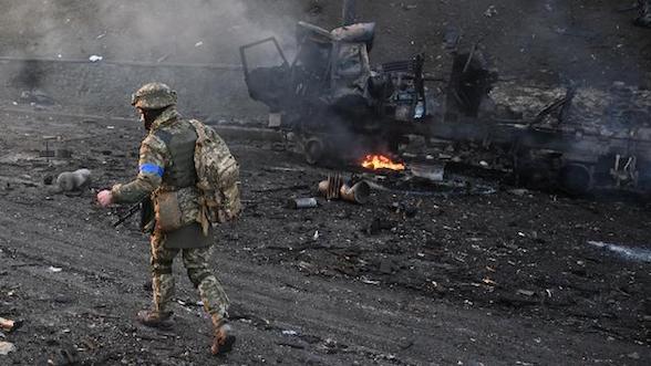 Guerra in Ucraina, la ministra degli Esteri inglese Truss: “Sono sconvolta dalle atrocità russe a Mariupol”