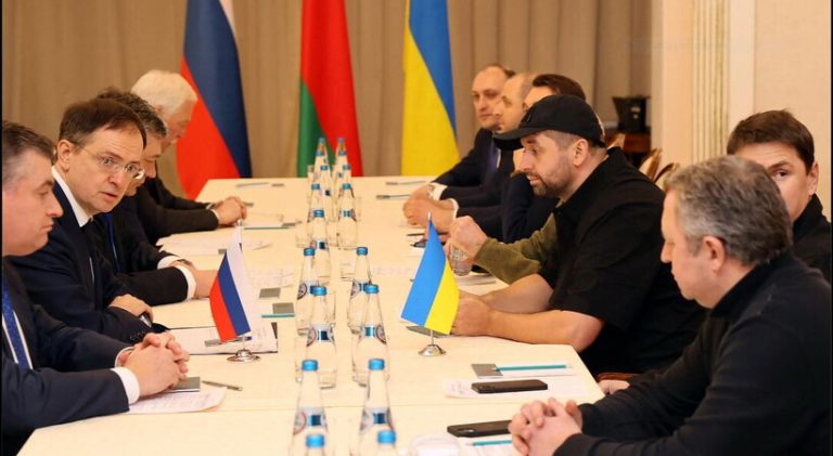Guerra in Ucraina, oggi nuovi incontri per i colloqui di pace tra Mosca e Kiev