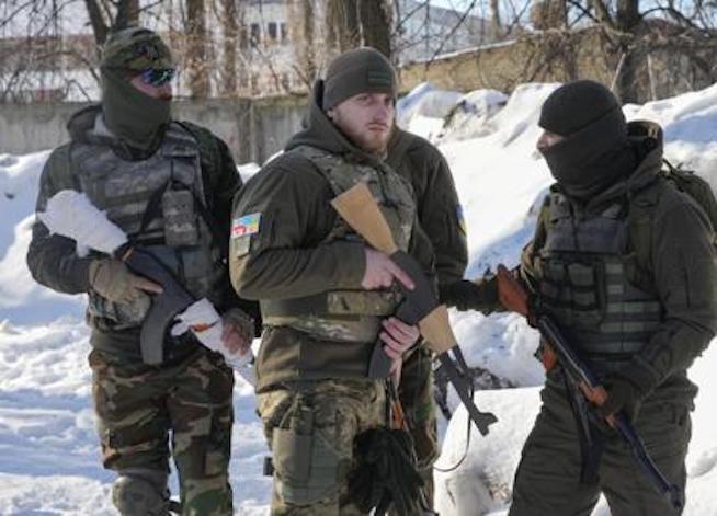 Guerra in Ucraina, l’ira di Biden: “E’ un’atrocità” quello che stanno facendo i soldati russi”