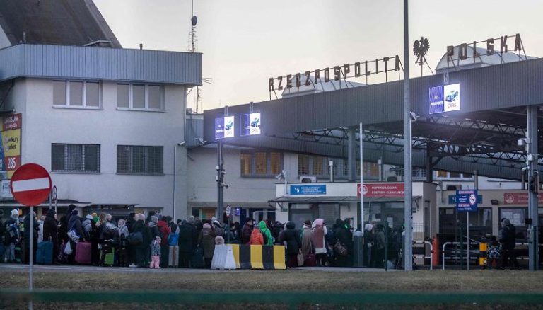 Guerra in Ucraina, partiti da Avezzano i primi aiuti italiani della Protezione civile per Kiev