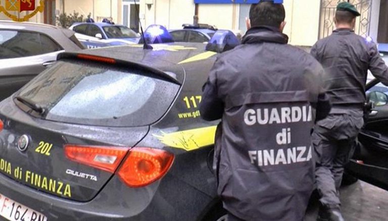 Catania, in un mese sequestrati dalla Finanza tremila giocattoli contraffatti