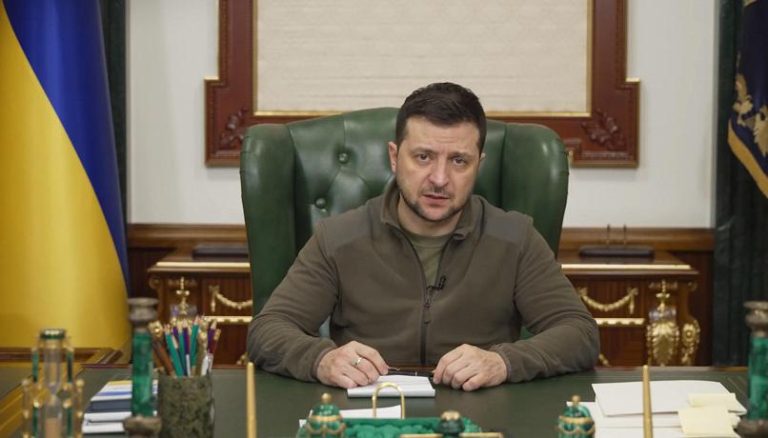Guerra in Ucraina, per il premier Zelensky “Le minacce di un conflitto nucleare è segno della debolezza russa”