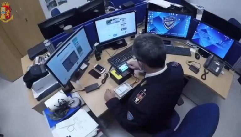 Torino, pubblicazioni neo-naziste sul web: perquisizioni e otto persone denunciate