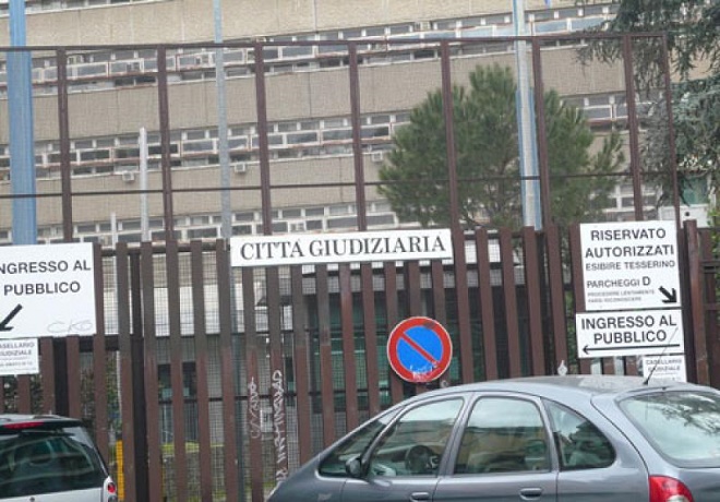 Roma, condannato a 7 anni un agente sospeso dal servizio per aver investito e ucciso un 20enne sulla Prenestina