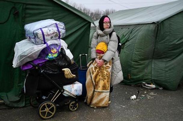 Guerra in Ucraina, dalla Commissione europea assistenza immediata agli 650mila profughi in fuga dall’invasione russa