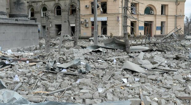Guerra in Ucraina, almeno tre scuole e la Cattedrale del’Assunzione sono state colpite dagli attacchi russi a Kharkiv