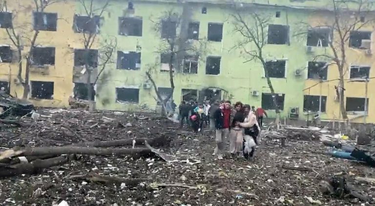 Guerra in Ucraina, i russi colpisco l’ospedale di Mykolayiv