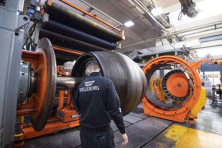 Industria, report dell’Istat: fattura in crescita nel mese di gennaio (+2,3%)