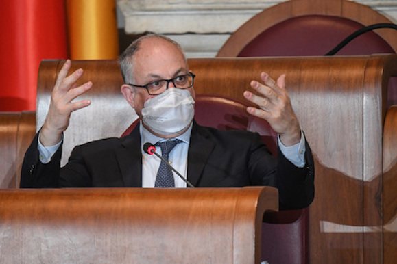 Roma, parla il sindaco Gualtieri: “Un miliardo di euro per la manutenzione delle strade e delle scuole”