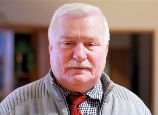 Guerra in Ucraina, per Lech Walesa “La Russia di Putin sta commettendo un genocidio”