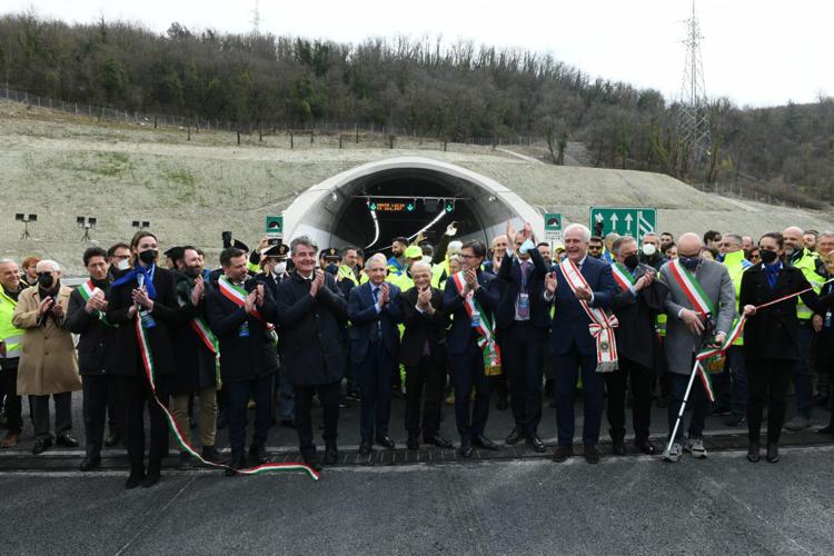 Autostrade per l’Italia inaugura il nuovo tratto dell’Autosole e la galleria a tre corsie più grande d’Europa