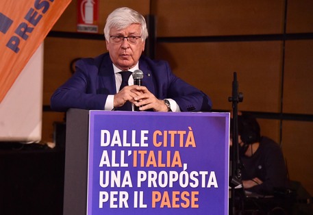 Bergamo, la Procura ha indagato il senatore Paolo Romani per corruzione
