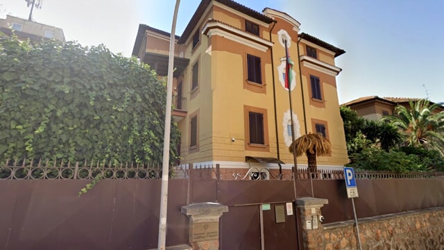 Roma, un grosso petardo è stato lanciato all’interno del giardino dell’ambasciata Bielorussa