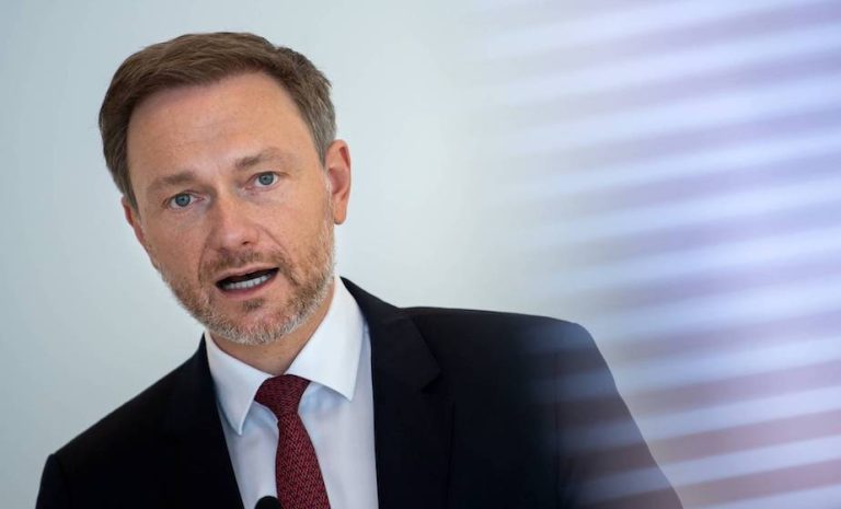 Il ministro tedesco Linder: “Non ci sono sostenitori di Putin intoccabili, sanzioni giuste”