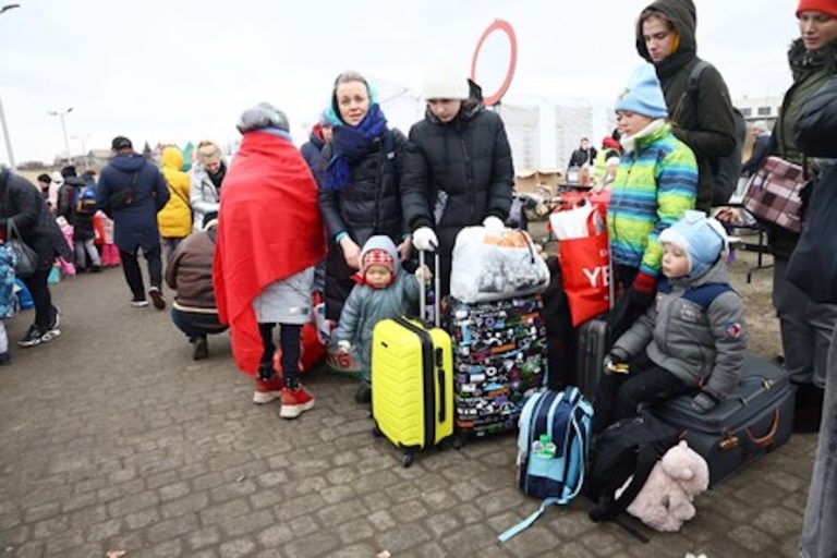 Guerra in Ucraina, il grido di dolore dell’Unicef: “Oltre un milione di bambini fuggiti, è una crisi senza precedenti”