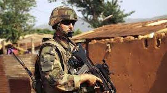 Guerra in Ucraina, l’annuncio di Stoltenberg (Nato): “Truppe francesi sono attivate in Romania”