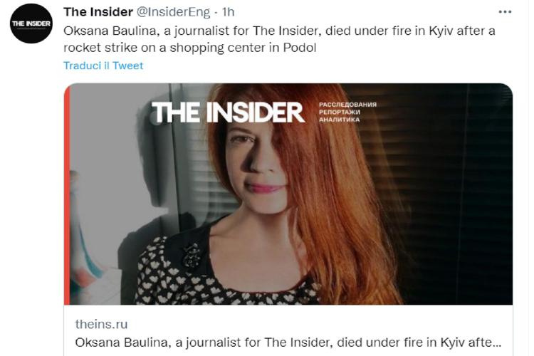 Guerra in Ucraina, la giornalista russa Oksana Baulina è stata uccisa a Kiev mentre stava riprendendo la distruzione del quartiere Podolsk