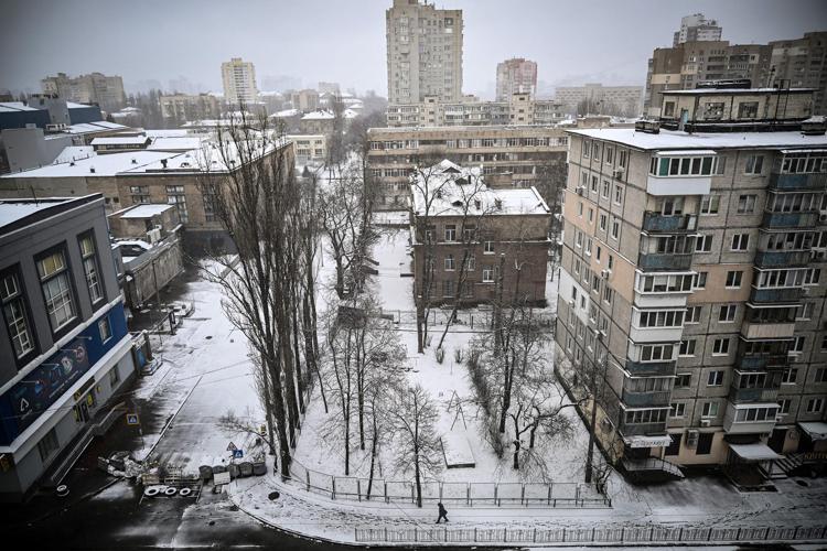 Guerra in Ucraina, il martirio di Kiev sotto le bombe russe: 36 ore di coprifuoco nella città