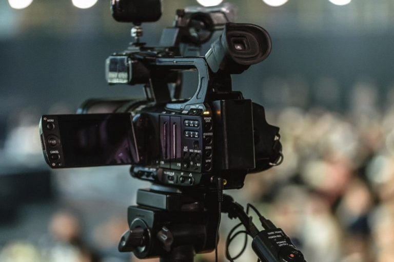 Guerra in Ucraina, la radio indipendente russa Ekho Moskvy è stata chiusa