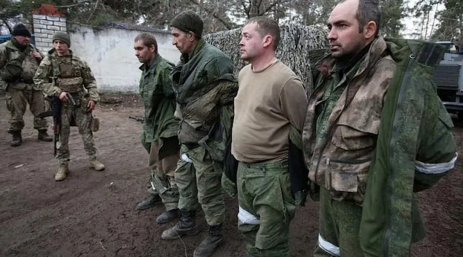 Guerra in Ucraina, intercettati alcuni militari russi: “Vogliamo tornare a casa, sembriamo carne da macello”