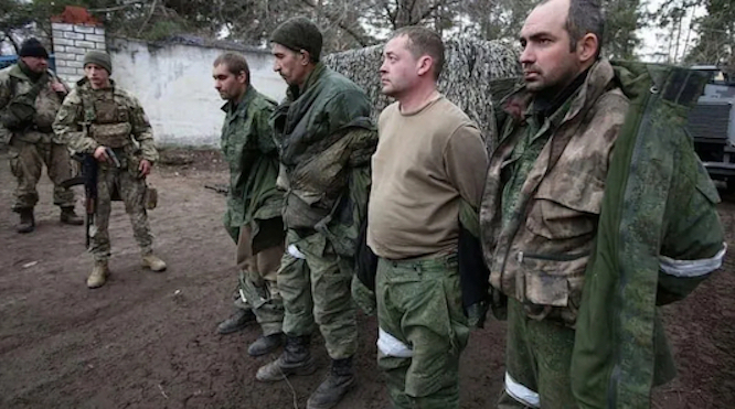 L’orrore della guerra, l’appello del ministro della Difesa ucraino ai genitori dei soldati russi: “I vostri figli vi stanno aspettando”