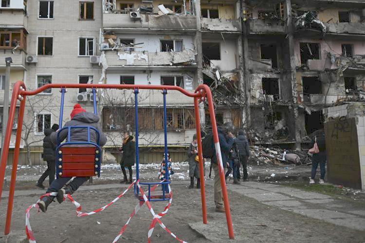 Guerra in Ucraina, i raid aerei russi hanno provocato la morte di 117 bambini