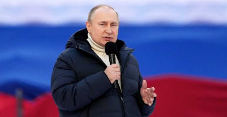 Guerra in Ucraina, Putin si rivolge ai russi: “Abbiamo messo fine al genocidio contro la popolaizone russofona”