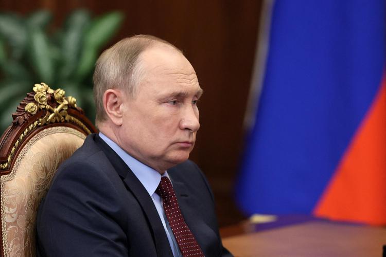 Gli ex autori dei discorsi di Putin: “Illogico e irrazionale è vittima del sistema che ha creato”