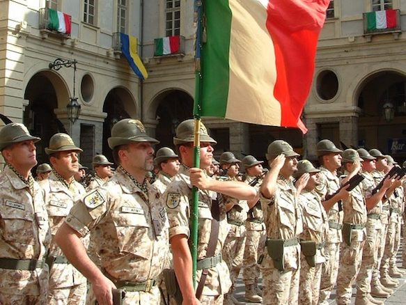 Gli effetti della guerra in Ucraina sull’Italia: il caro bollette, l’aumento delle spese militari e la riduzione delle restrizioni Covid