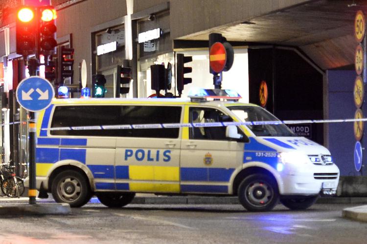 Svezia, uccise due studentesse in una scuola di Malmo: arrestato un 18enne