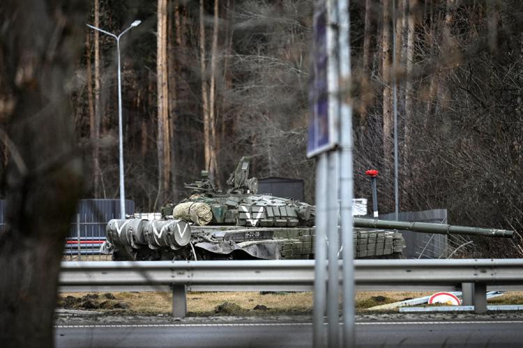 Guerra in Ucraina, le sempre più evidenti difficoltà di Mosca: alcune unità  si starebbero ritirando da alcune aree