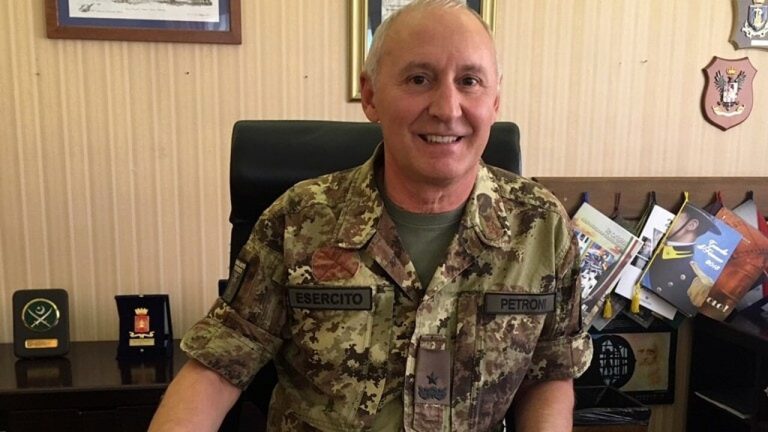 Covid, il generale Tommaso Petroni ha sostituito Figliuolo per la campagna di vaccinazione