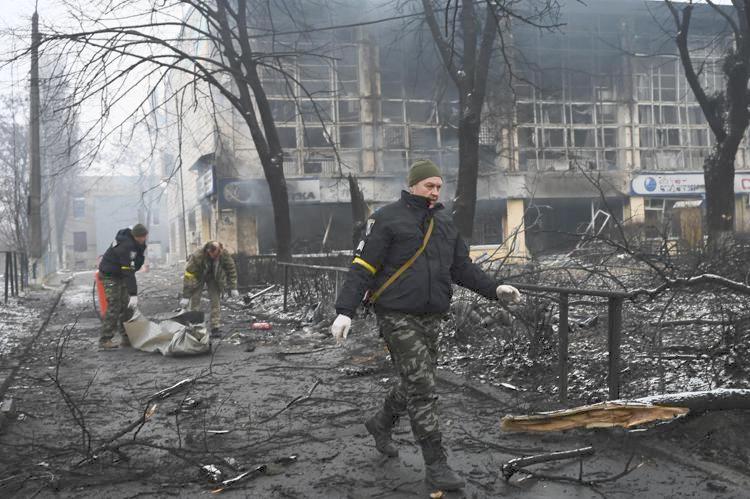 Guerra in Ucraina, dopo un mese ecco il bilancio dei caduti tra le truppe russe: 12-15mila morti, oltre 10mila i feriti